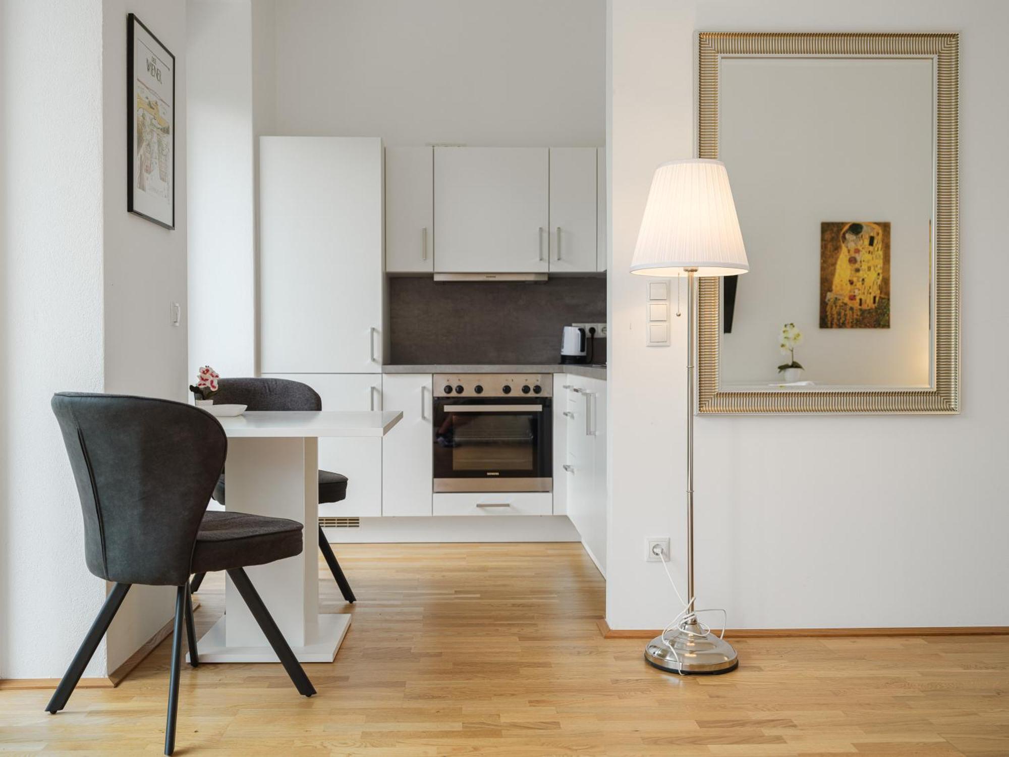Next To Schoenbrunnpalace Close To Public Transport - Myschoenbrunn Vienna
