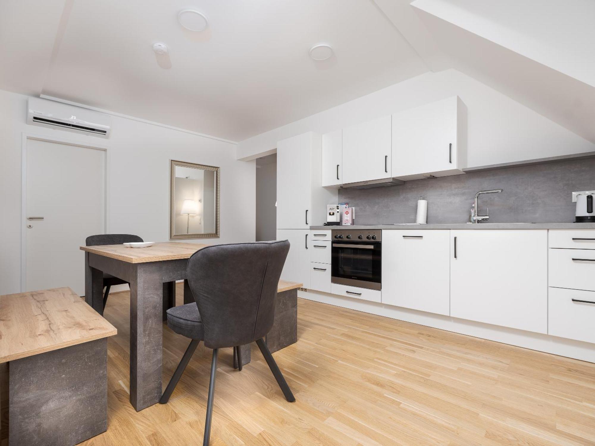 Next To Schoenbrunnpalace Close To Public Transport - Myschoenbrunn *