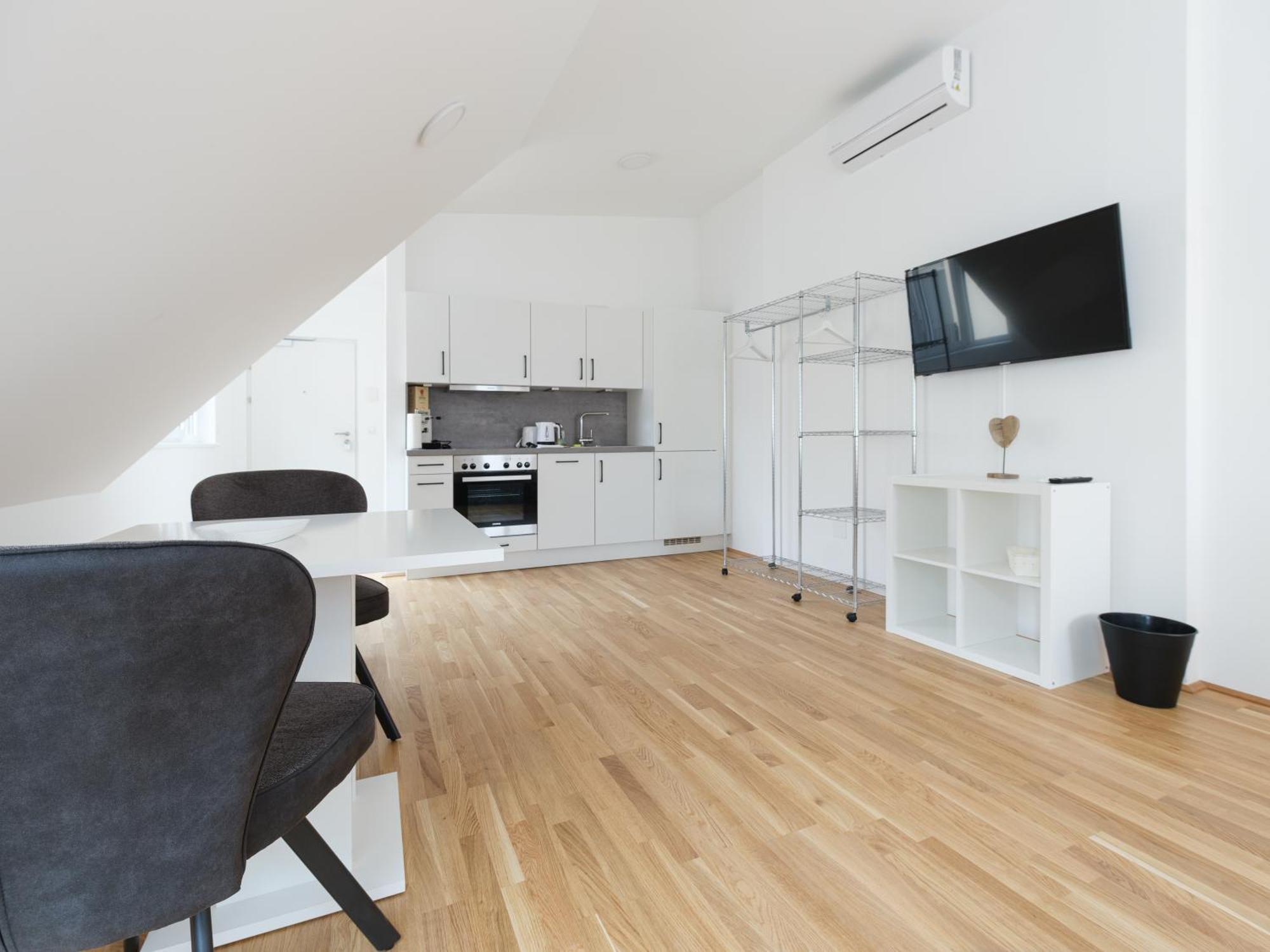 Next To Schoenbrunnpalace Close To Public Transport - Myschoenbrunn Apartment