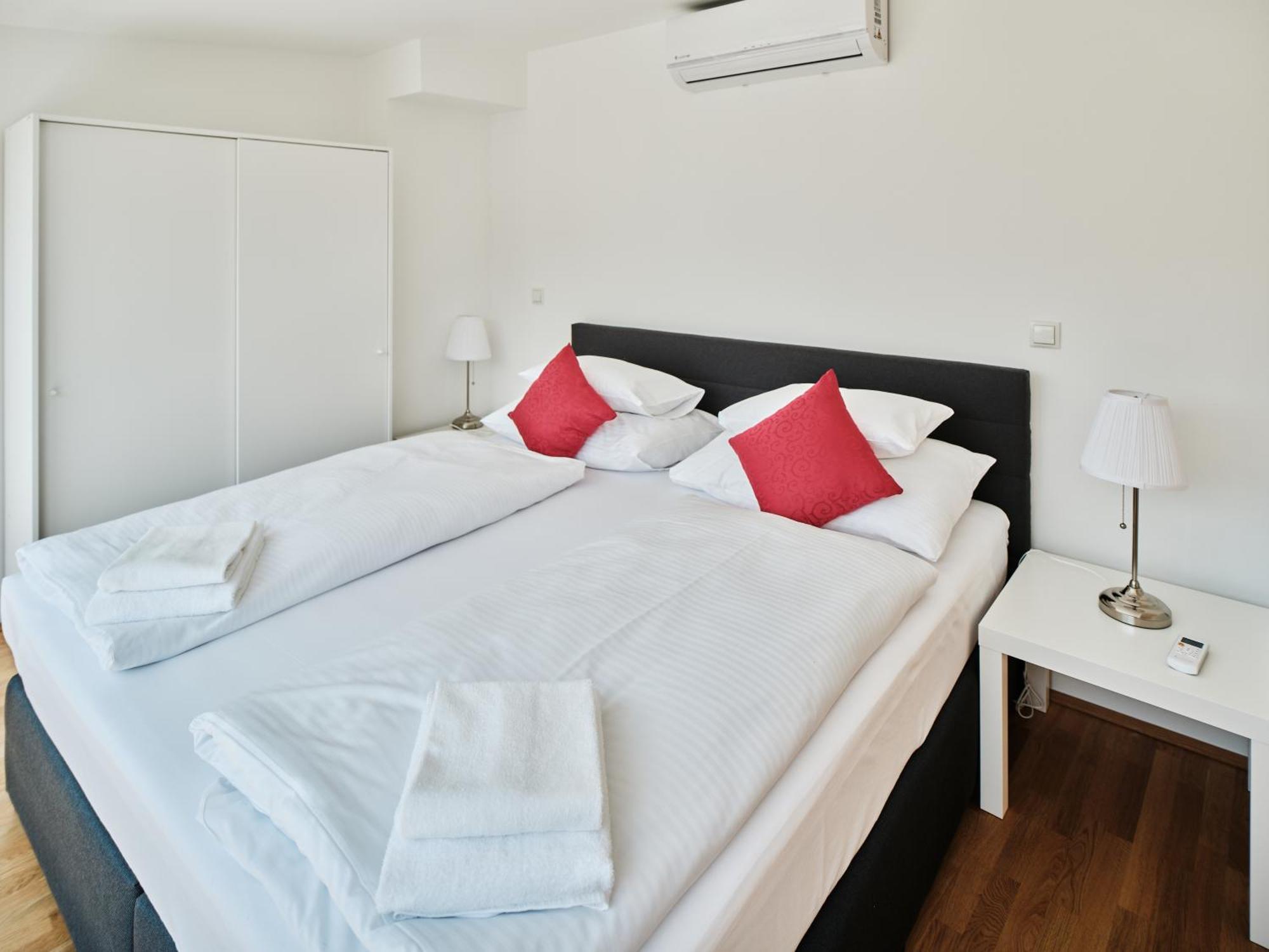 Next To Schoenbrunnpalace Close To Public Transport - Myschoenbrunn Apartment